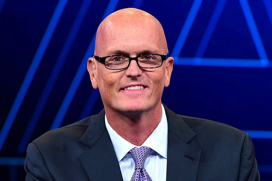 Scott Van Pelt Height